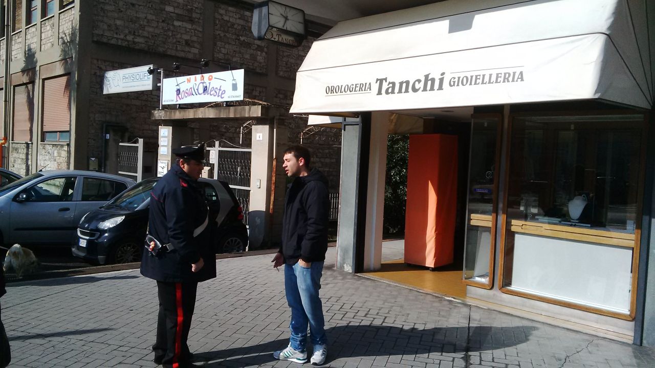 Terni, tentata rapina alla gioielleria Tanchi: «Ho visto un uomo ... - Umbria 24 News